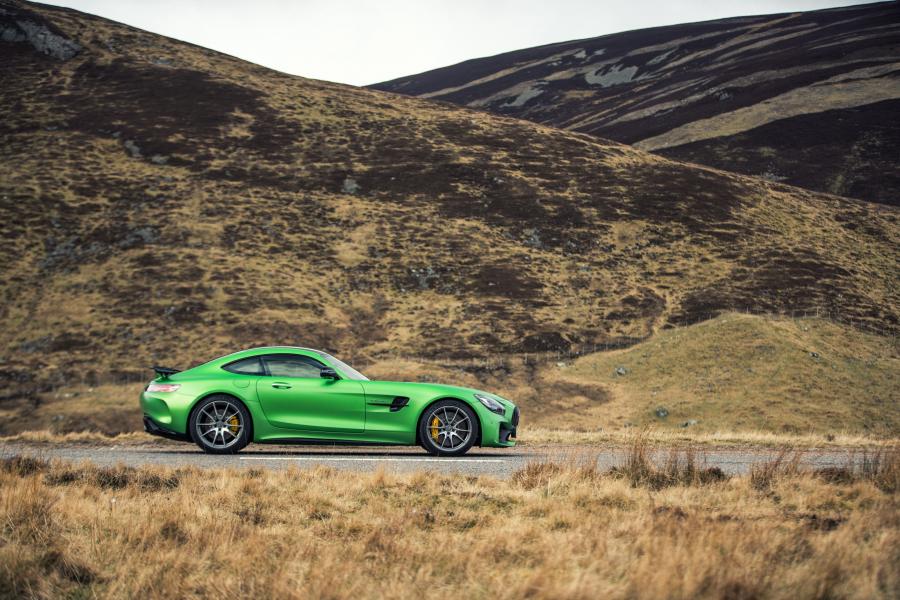  Mercedes-AMG GT R 2017 года  (UK) (фото 13 из 40)